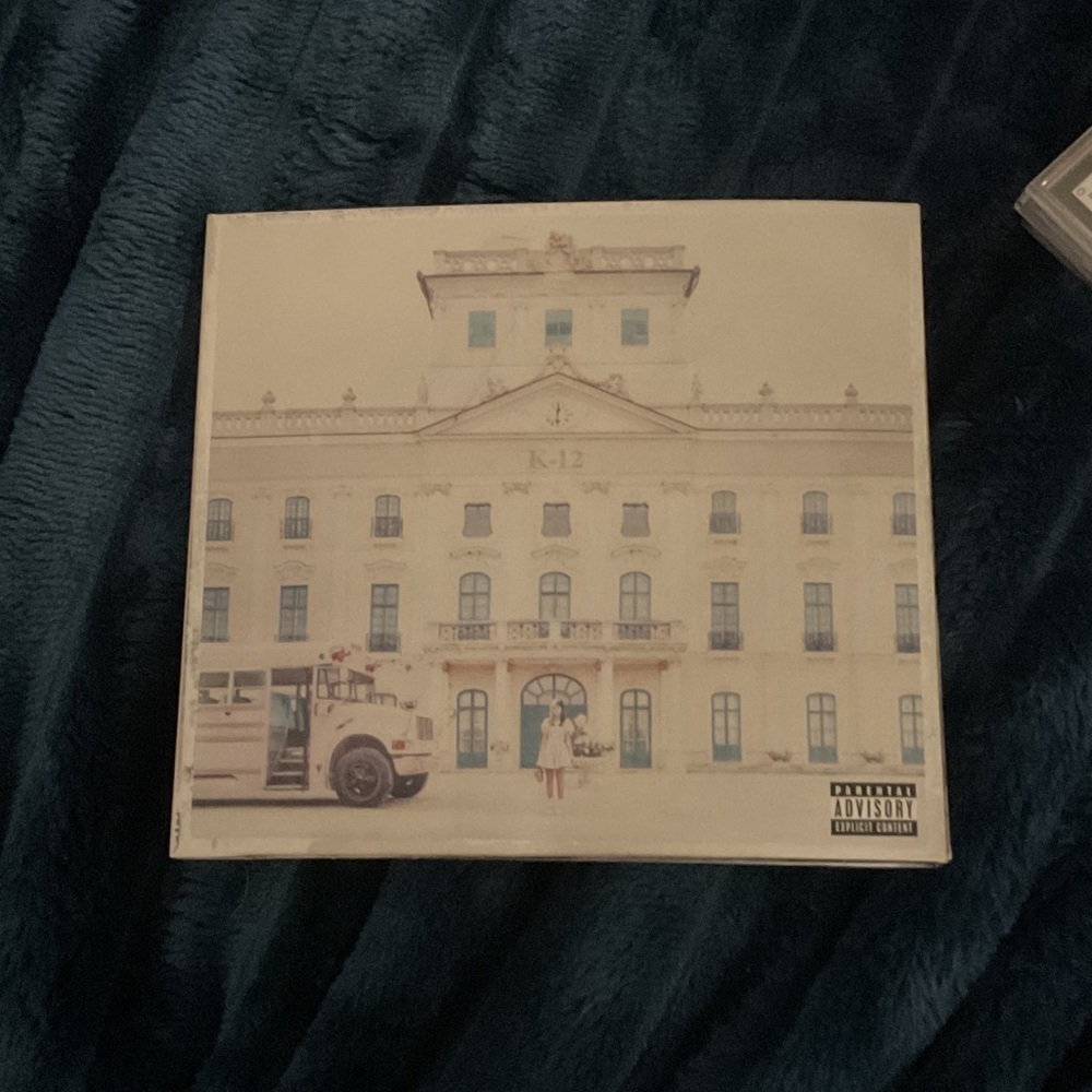 3 pack of Melanie Martinez cds (this is why it’s more expensive it’s a pack!!)